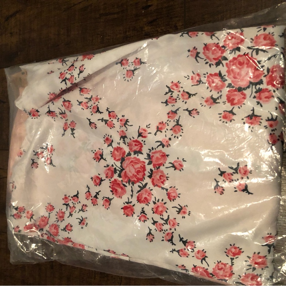 Morgan Lane Floral Robe - Picture 5 of 5